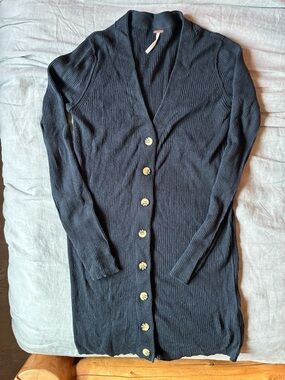 FREE PEOPLE- Long Black Ribbed Button-Front cardigan